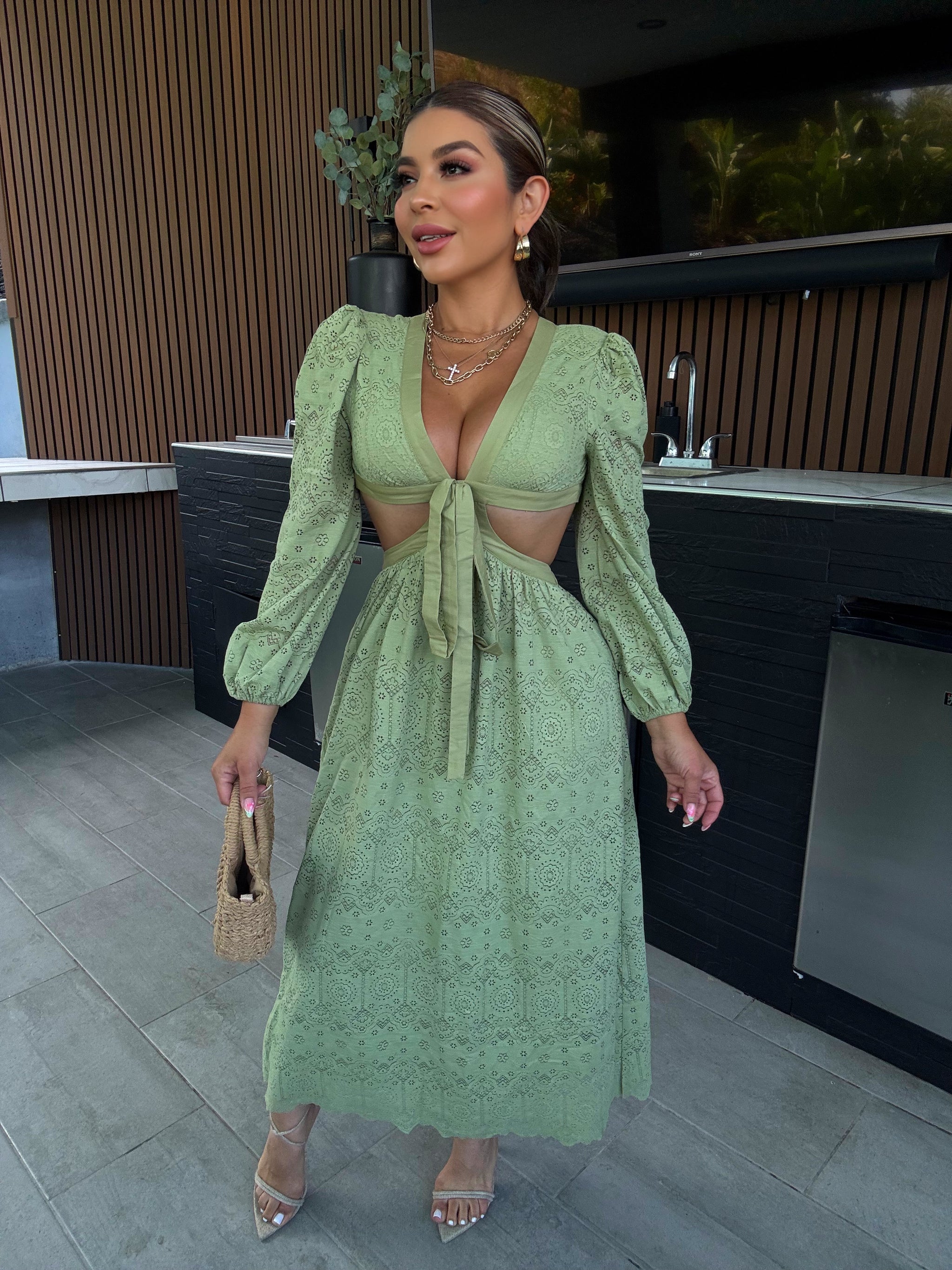 alexia maxi dress – CALIBABE OFFICIAL color:Champagne Pinku Jane Strappy Crochet turning finish allessandra drop waist dress